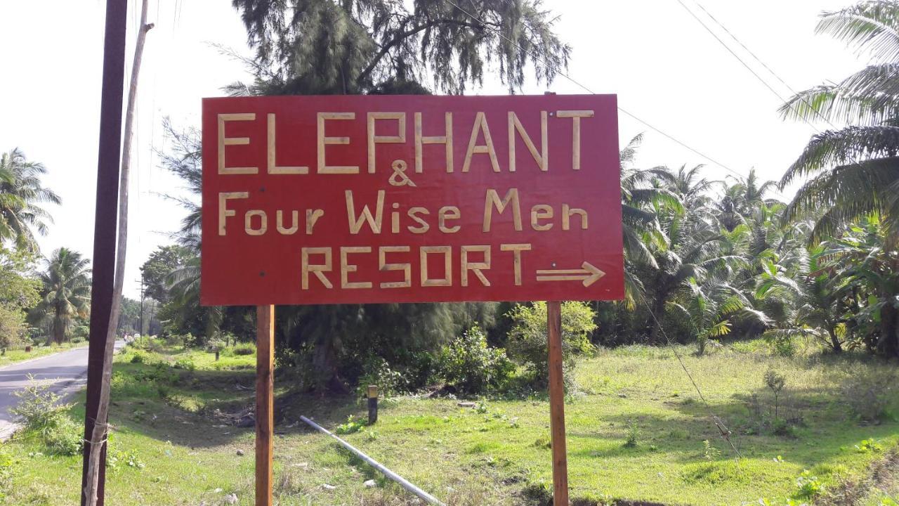 Elephant And Four Wise Men Resort Ram Nagar Exterior photo